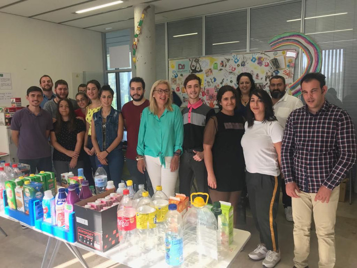 Un total de 14 personas se forman en 'Actividades de Venta' con formación en inglés y prácticas profesionales